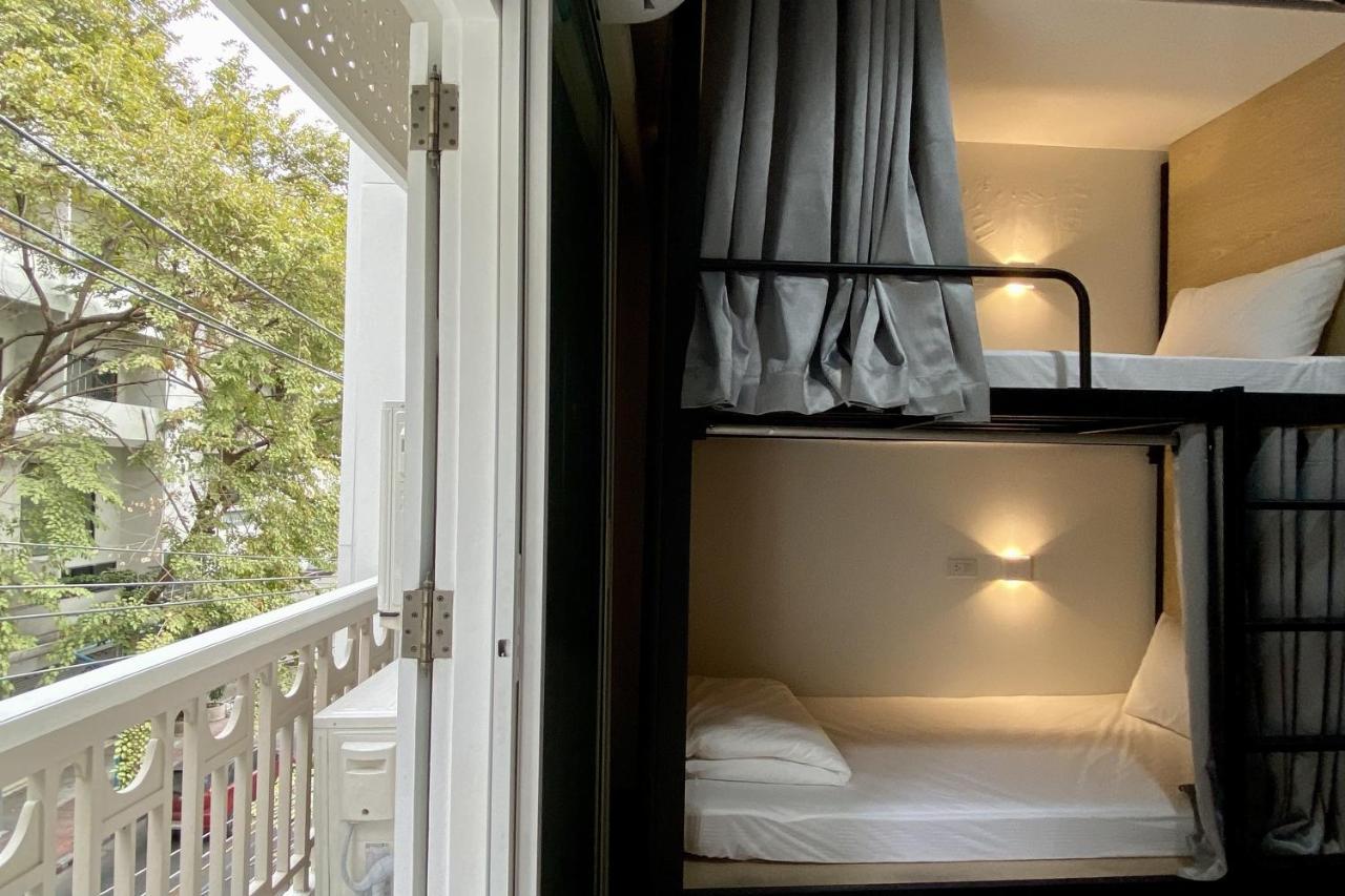 Forgotten Hostel Silom Bangkok Ngoại thất bức ảnh