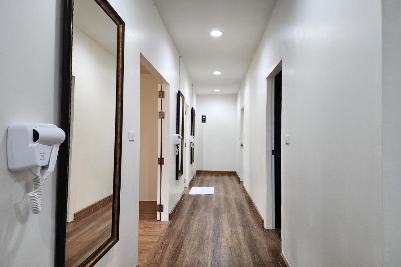 Forgotten Hostel Silom Bangkok Ngoại thất bức ảnh