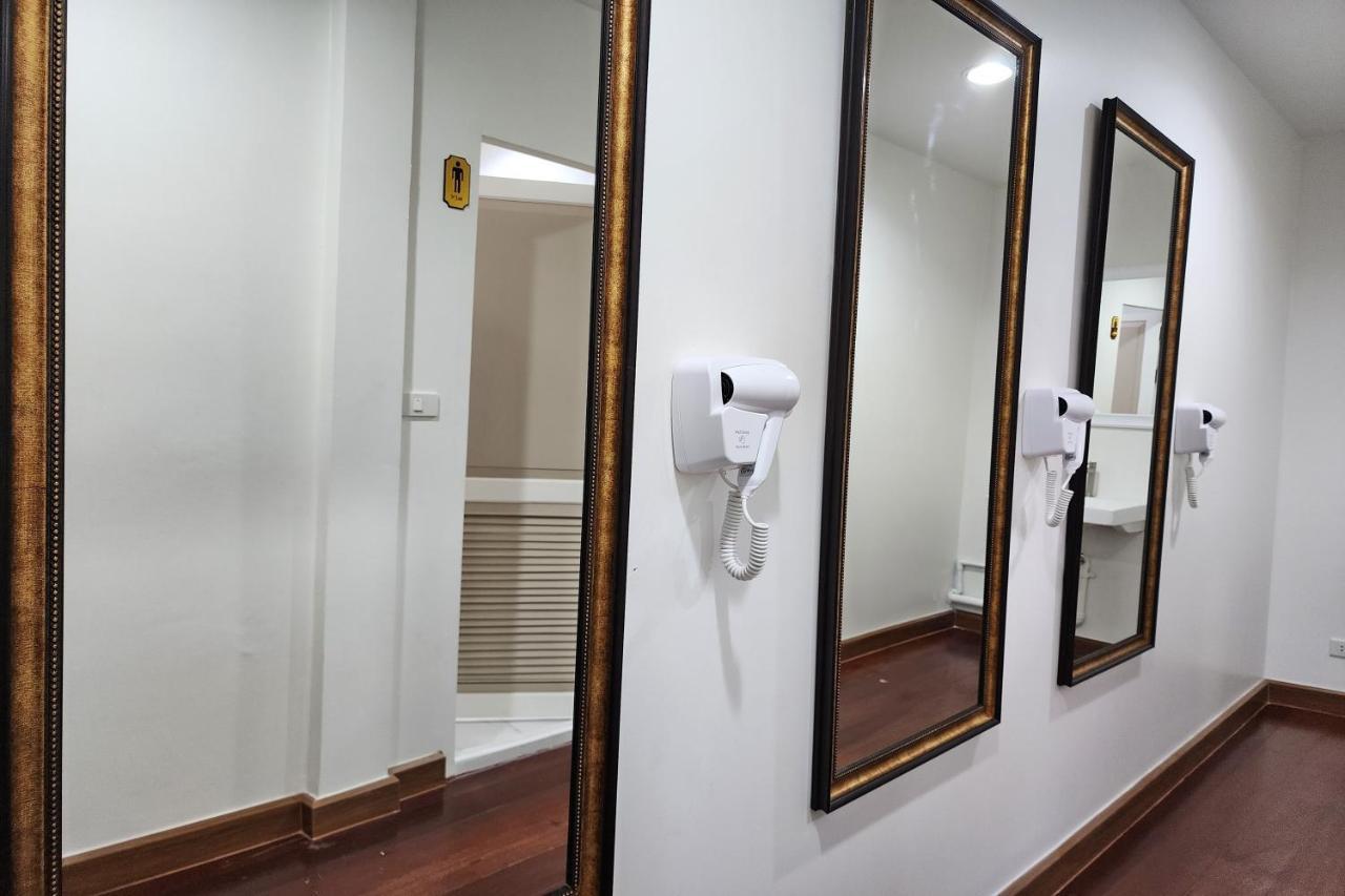 Forgotten Hostel Silom Bangkok Ngoại thất bức ảnh
