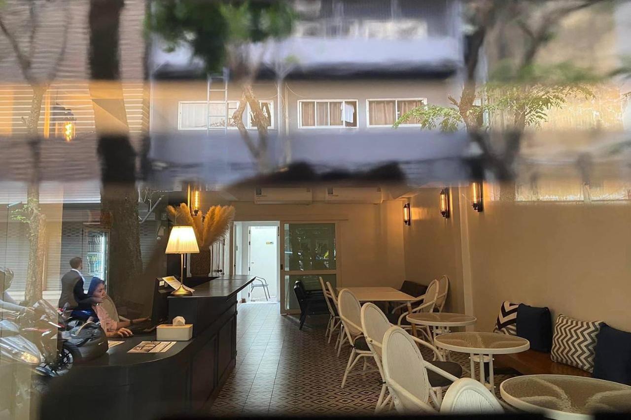 Forgotten Hostel Silom Bangkok Ngoại thất bức ảnh