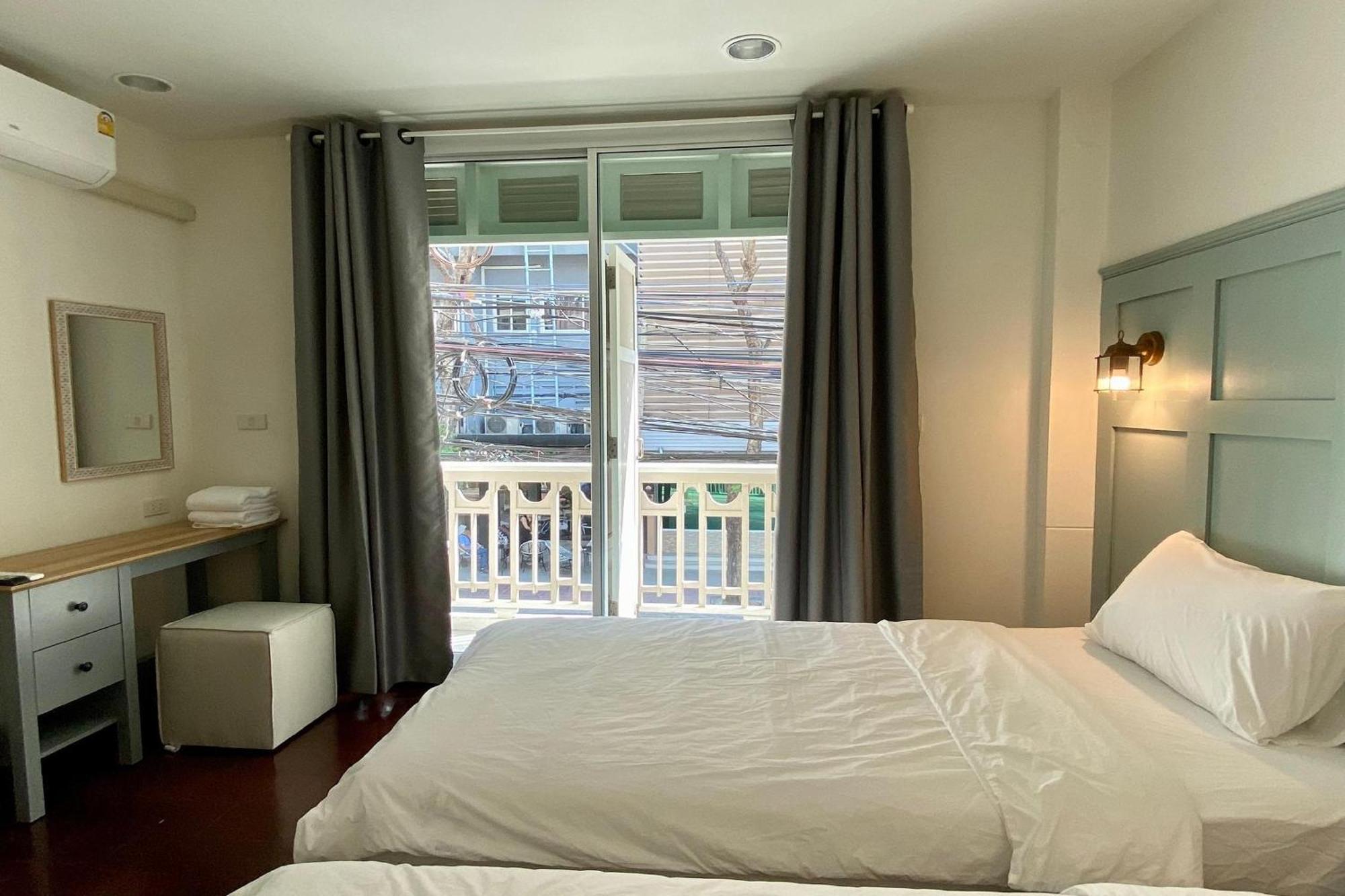 Forgotten Hostel Silom Bangkok Ngoại thất bức ảnh