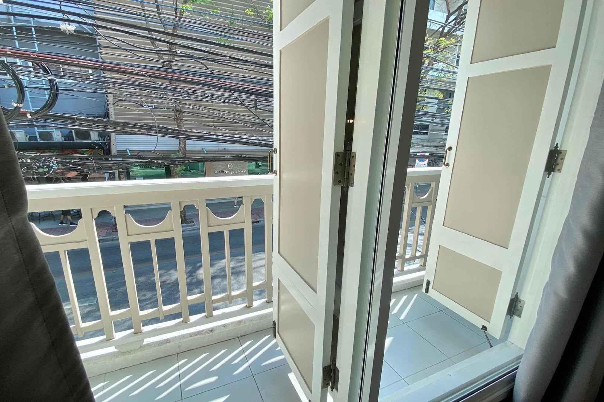 Forgotten Hostel Silom Bangkok Ngoại thất bức ảnh