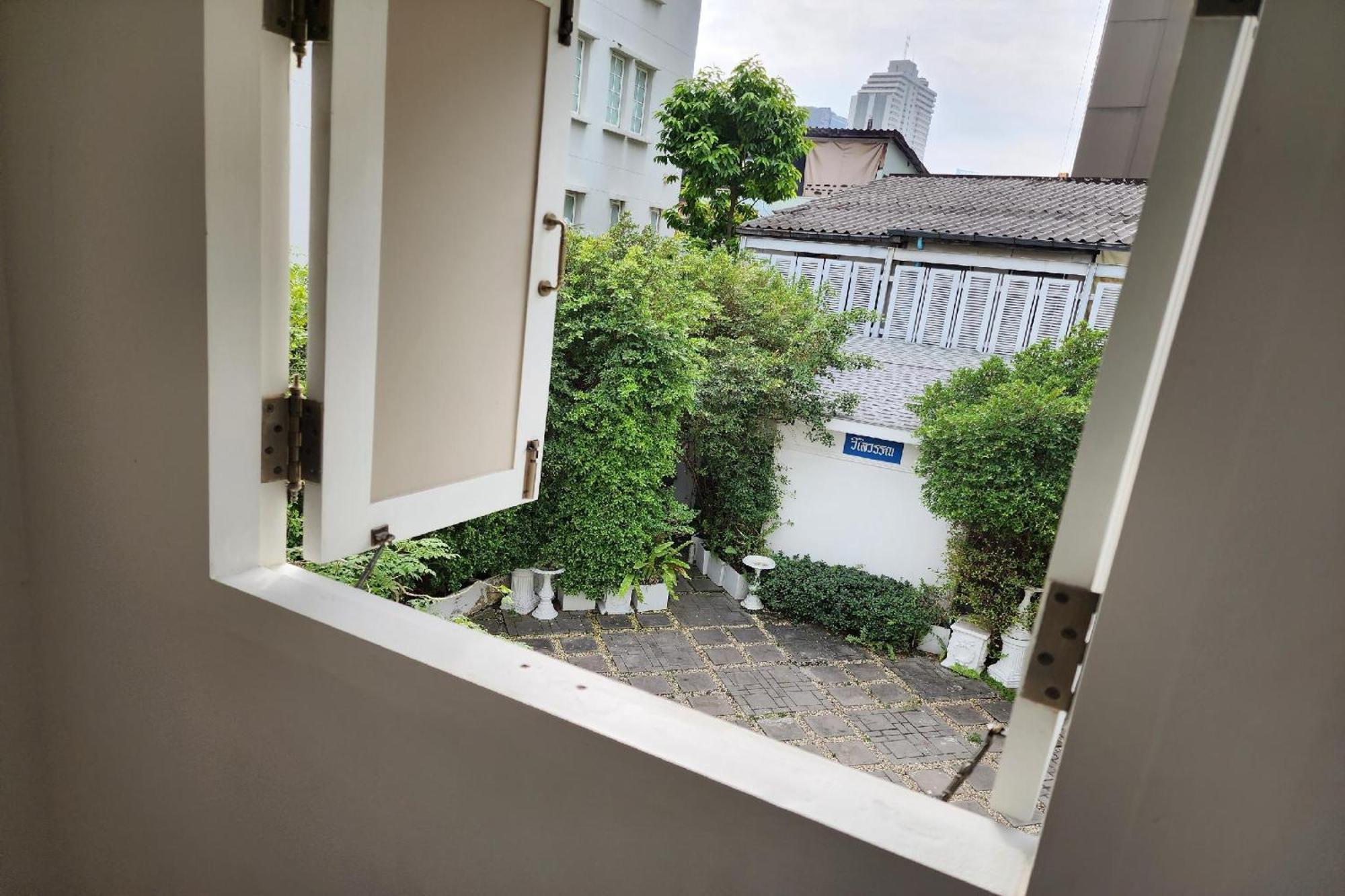 Forgotten Hostel Silom Bangkok Ngoại thất bức ảnh