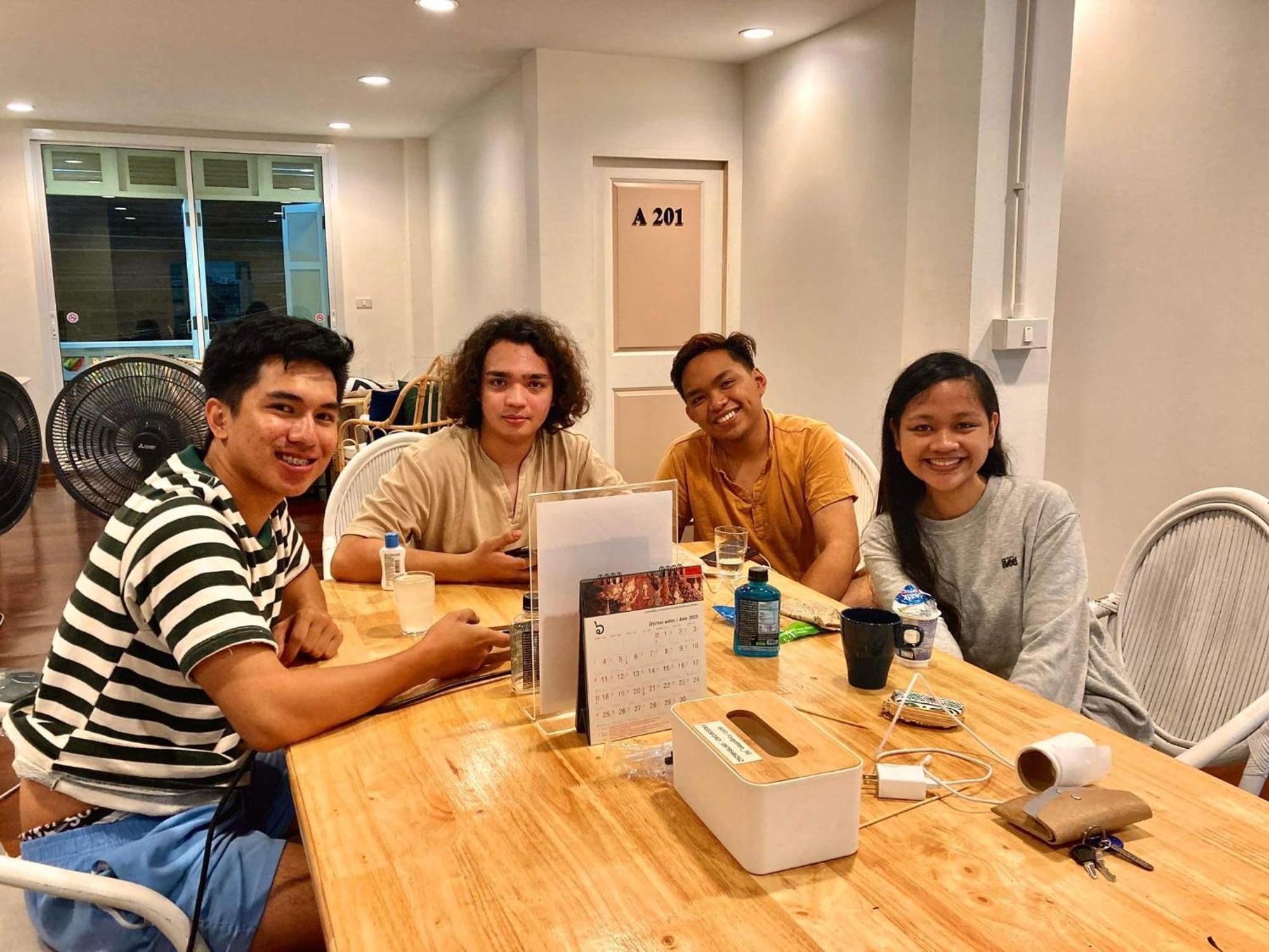 Forgotten Hostel Silom Bangkok Ngoại thất bức ảnh