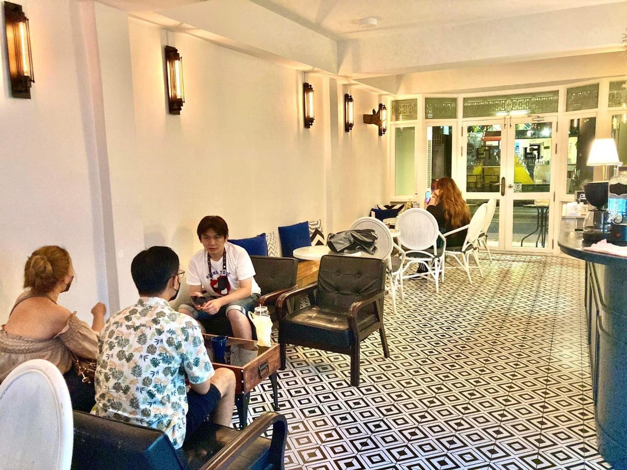 Forgotten Hostel Silom Bangkok Ngoại thất bức ảnh