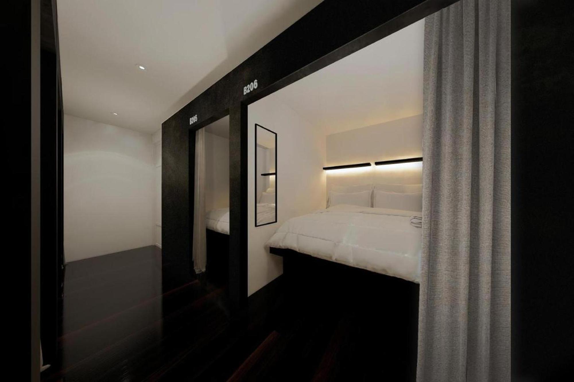 Forgotten Hostel Silom Bangkok Ngoại thất bức ảnh